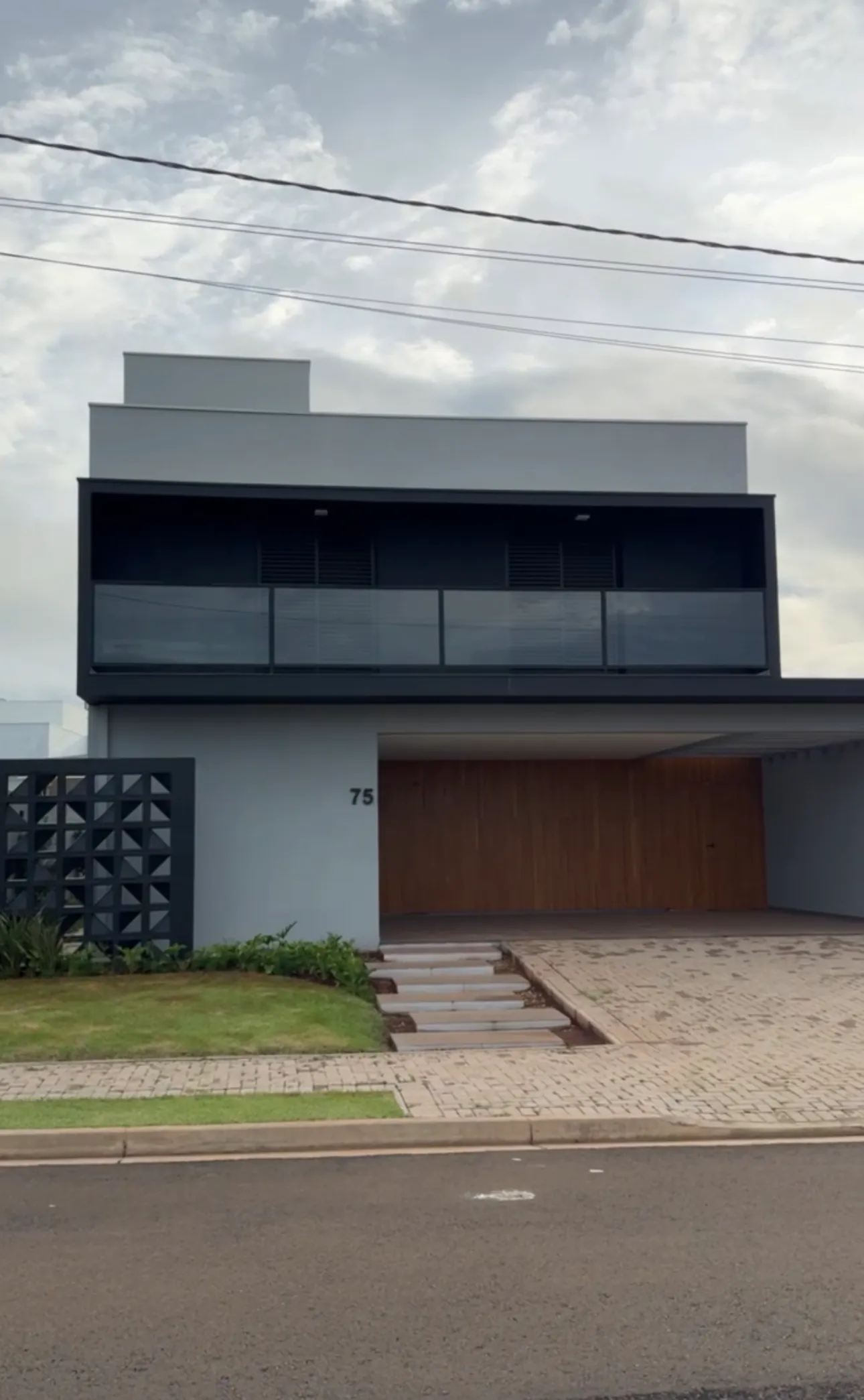 Sobrado à venda no Residencial Damha 4